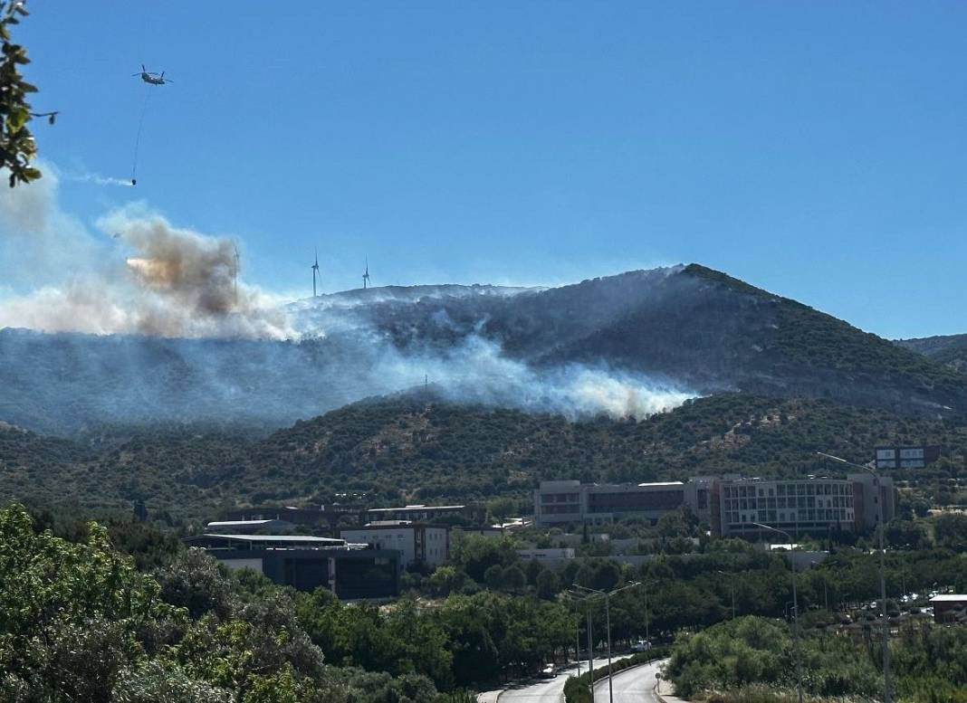 İzmir'deki orman yangını söndürüldü - Resim: 8